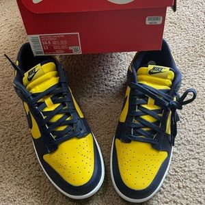 Nike Dunk Low Michigan